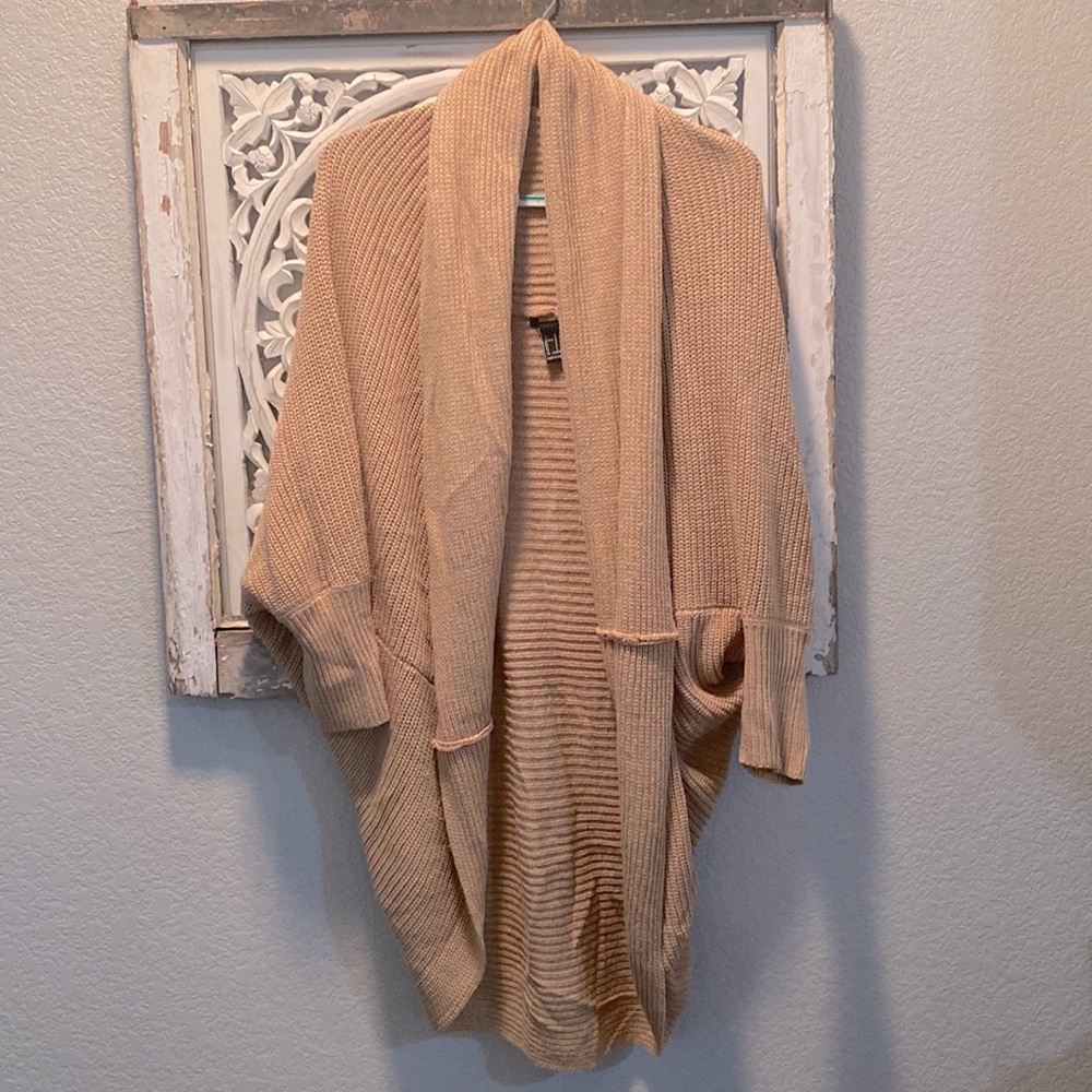 Women’s Forever 21 Beige Cardigan Size Large